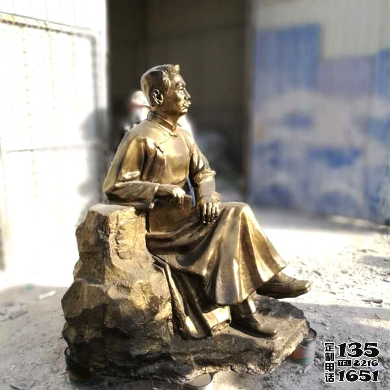 公园景区玻璃钢仿铜坐着的鲁迅雕塑 公园景区玻璃钢仿铜坐着的鲁迅雕塑