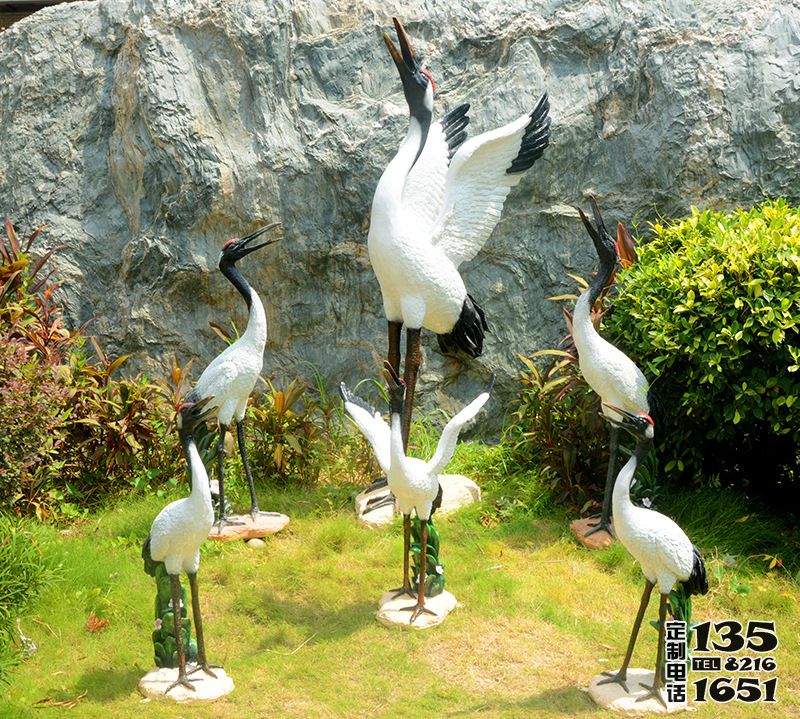 户外玻璃钢彩绘仿真丹顶鹤雕塑 户外玻璃钢彩绘仿真丹顶鹤雕塑