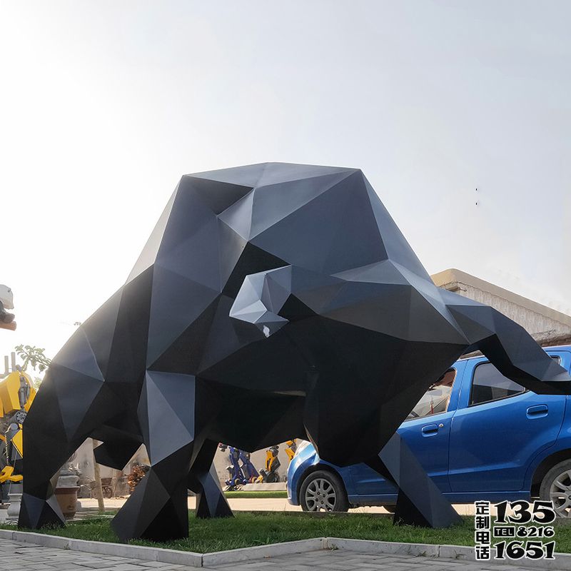 公园景区大型户外景观玻璃钢几何华尔街牛雕塑 公园景区大型户外景观玻璃钢几何华尔街牛雕塑