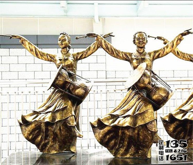 花园摆放少数民族跳舞人物玻璃钢仿铜雕塑 花园摆放少数民族跳舞人物玻璃钢仿铜雕塑