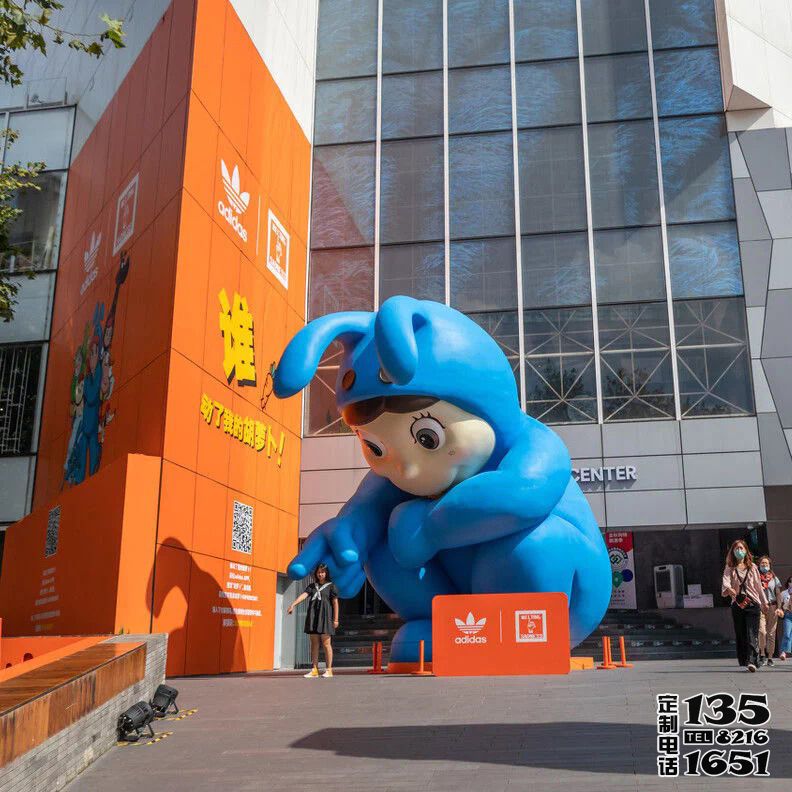 街道创意玻璃钢彩绘卡通人物景观雕塑 街道创意玻璃钢彩绘卡通人物景观雕塑