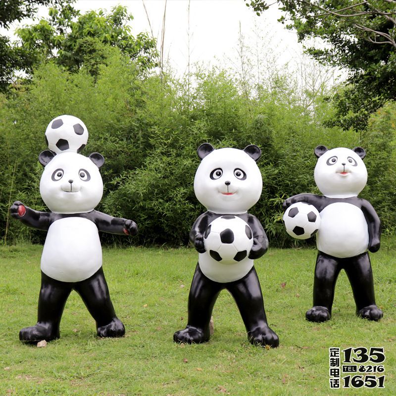 花园户外摆件仿真动物玩足球的熊猫雕塑 花园户外摆件仿真动物玩足球的熊猫雕塑