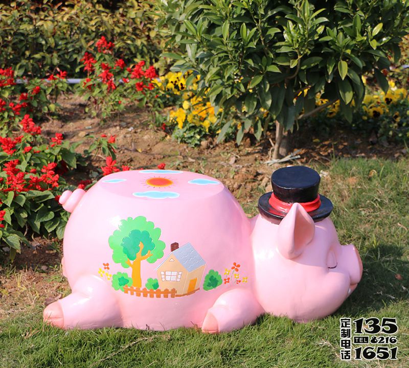 广场卡通粉红猪座椅玻璃钢雕塑装饰品 广场卡通粉红猪座椅玻璃钢雕塑装饰品