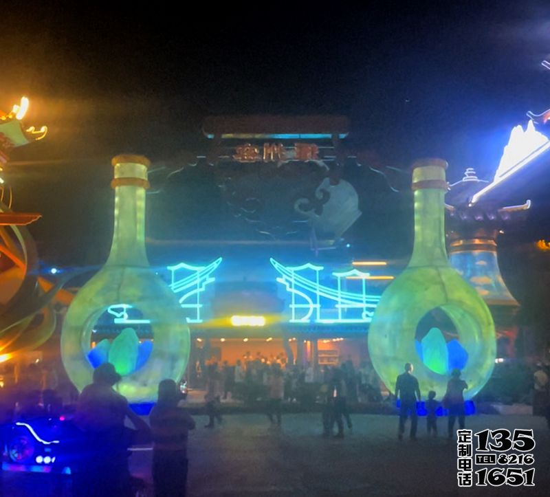 玻璃钢夜晚发光酒瓶造型雕塑 玻璃钢夜晚发光酒瓶造型雕塑