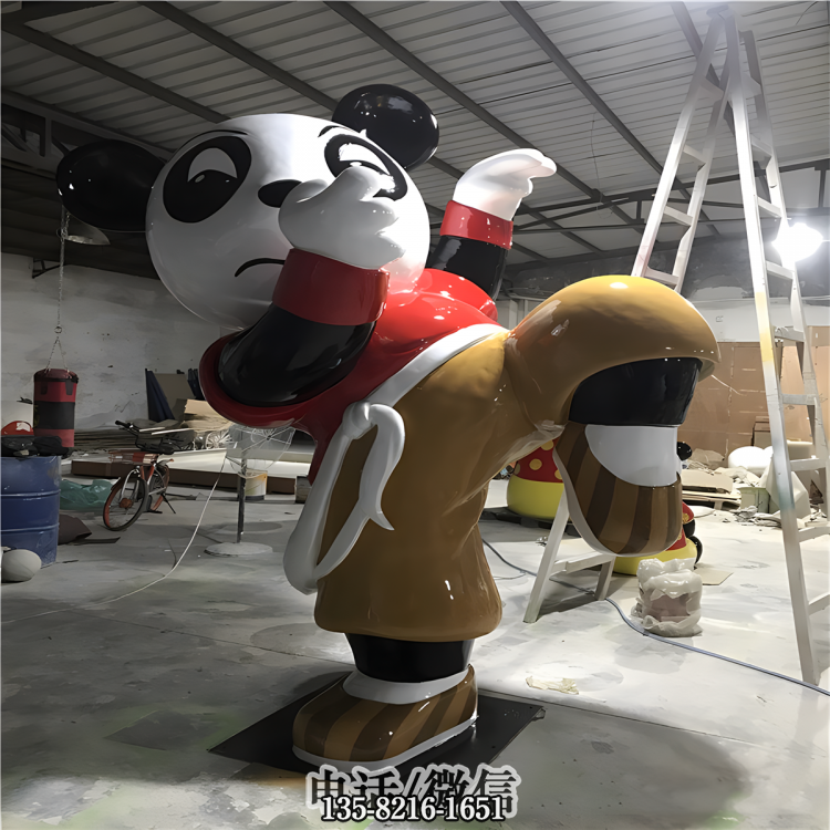 耍醉拳的熊猫公仔卡通雕塑 耍醉拳的熊猫公仔卡通雕塑