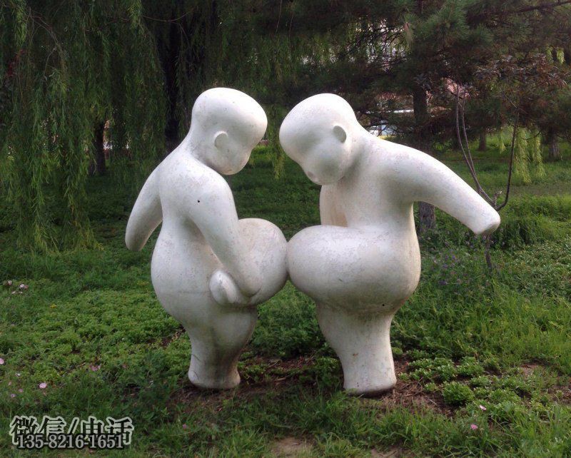 抽象玻璃钢儿童撞拐雕塑 抽象玻璃钢儿童撞拐雕塑